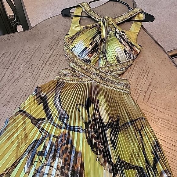 Jovani evening dress size 2 pleated, sexy cut out sides and  softly padd… - Picture 15 of 16